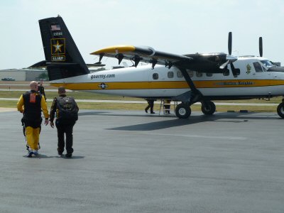Skydiving Army Golden Knights